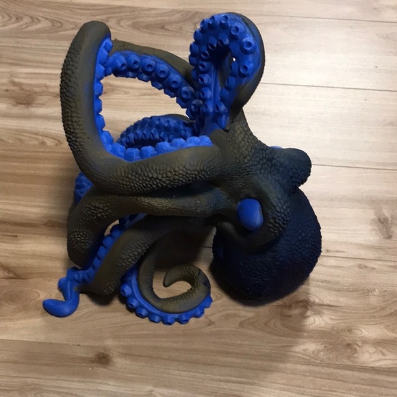 STLFLIX 3D printed OCTOPUS wine bottle holder - Picture 1 of 7